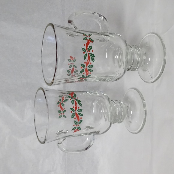 Vtg Christmas Holly Footed Mugs with handle set of 2 - Picture 1 of 6